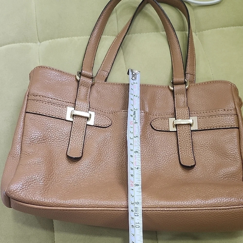 Gianibernini Sophisticated Brown Shoulder Bag with Structured Design